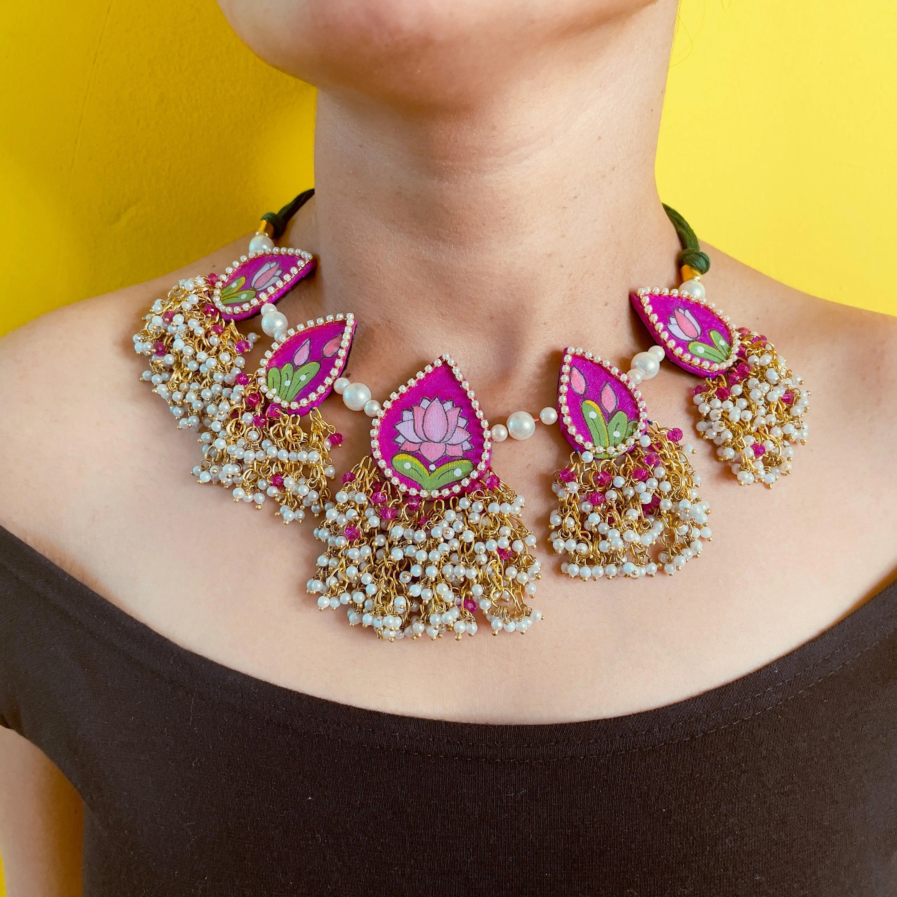 Amelia Handpainted (Choker)