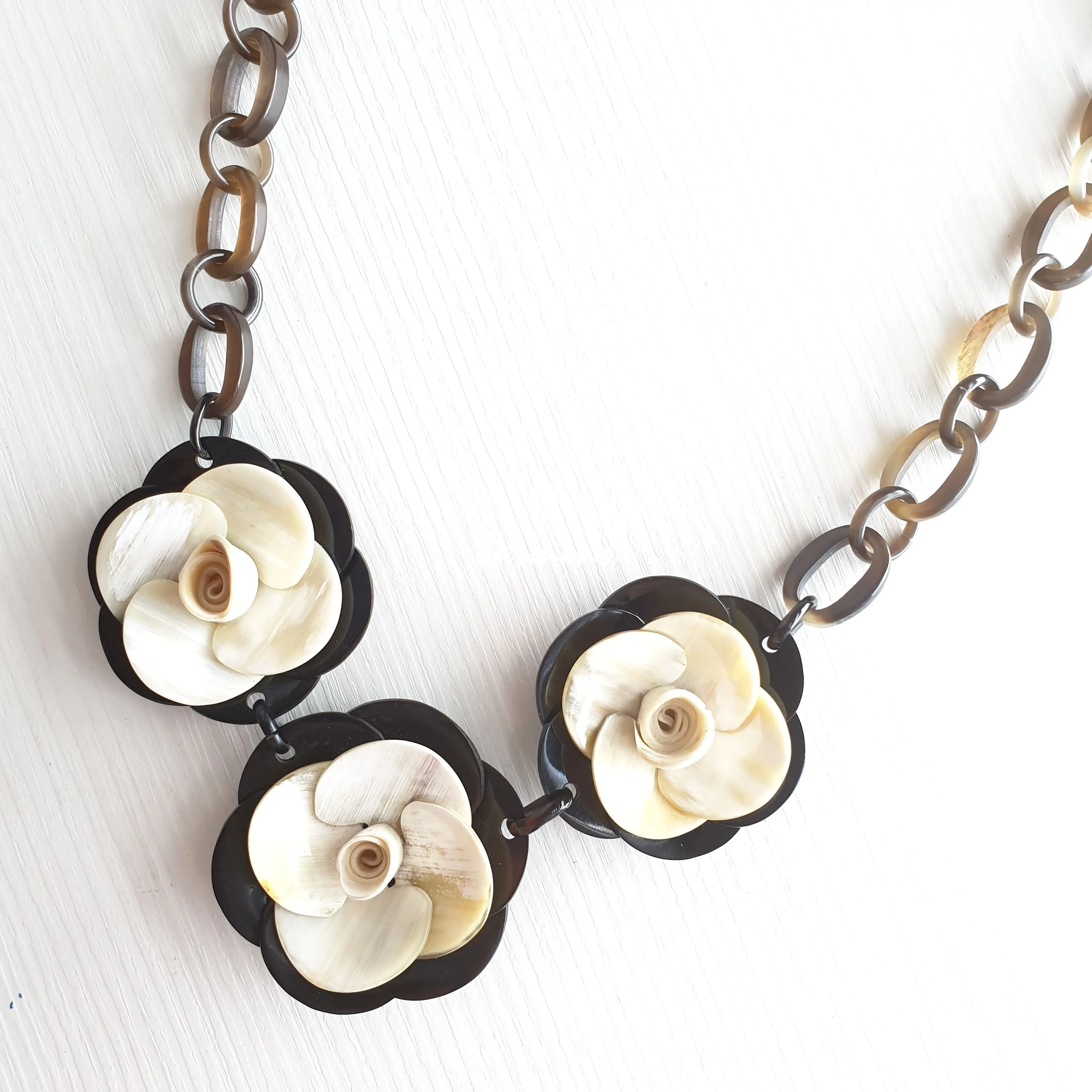 Charming Horn Necklace J18004, Made by Natural Material
