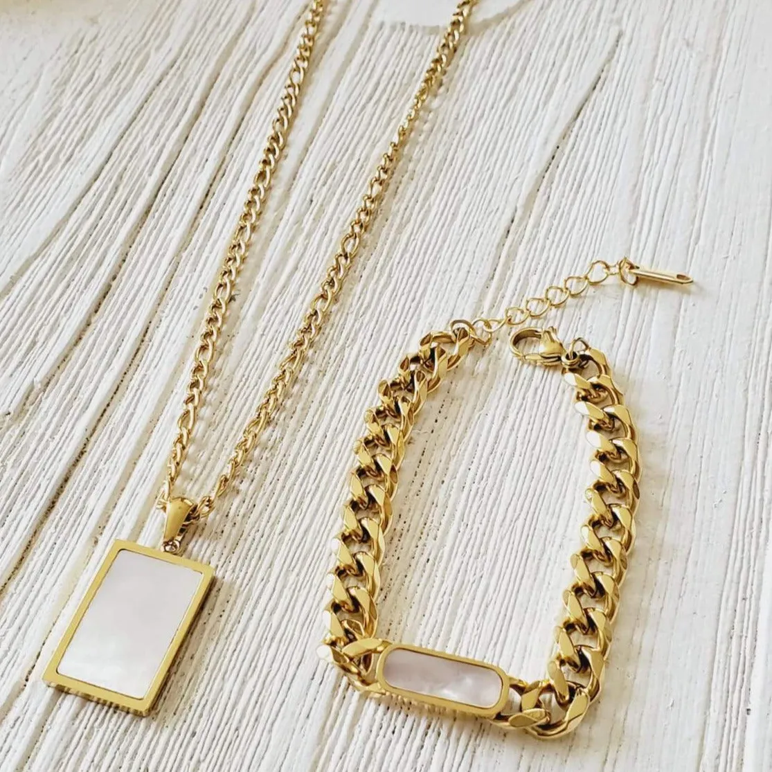 Freya White Tag Bundle