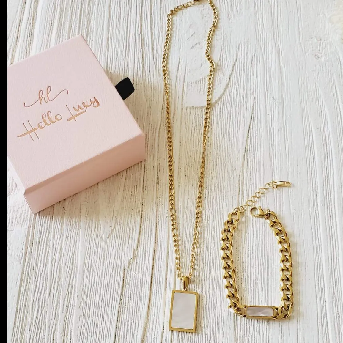 Freya White Tag Bundle