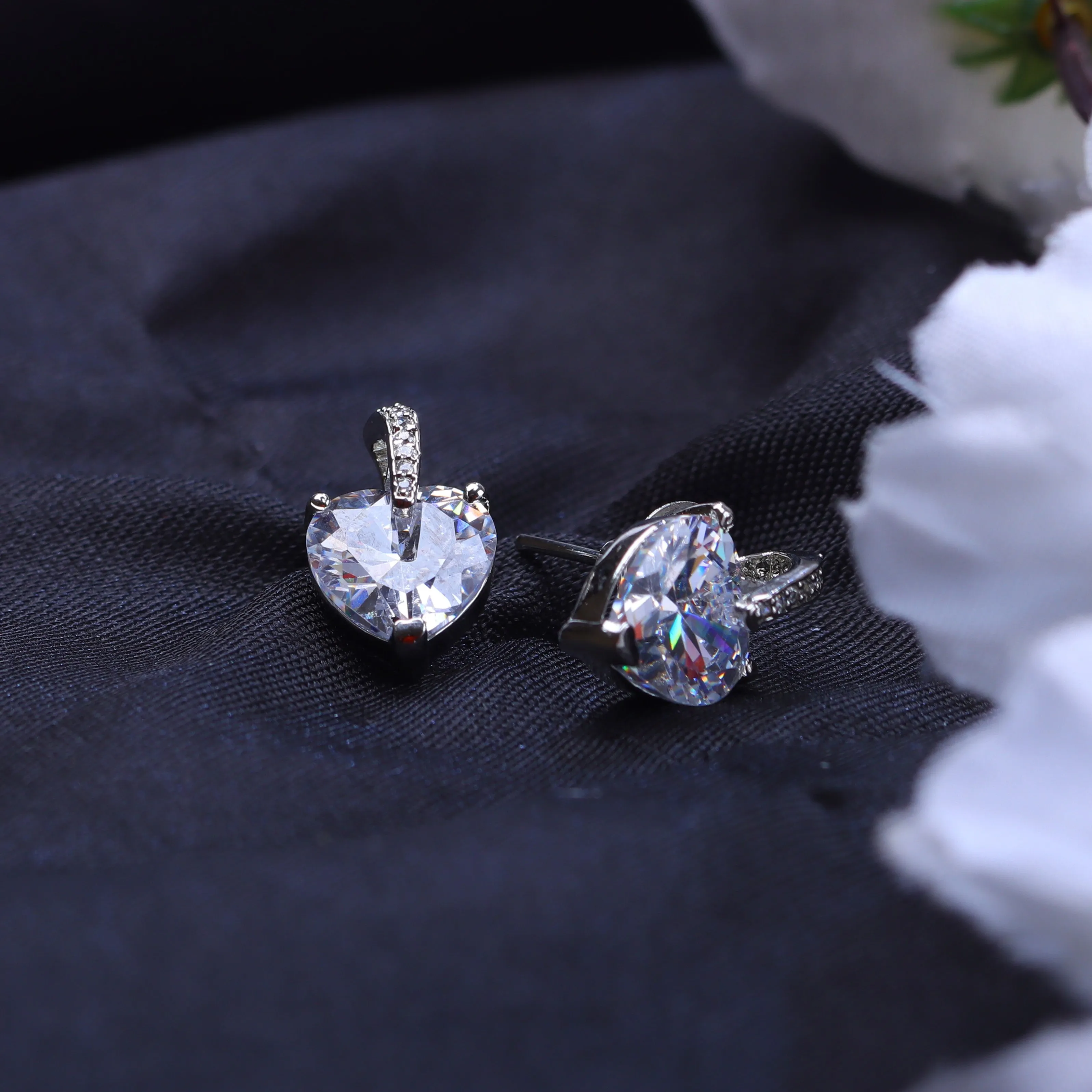 G.Silver Zircon Earrings.