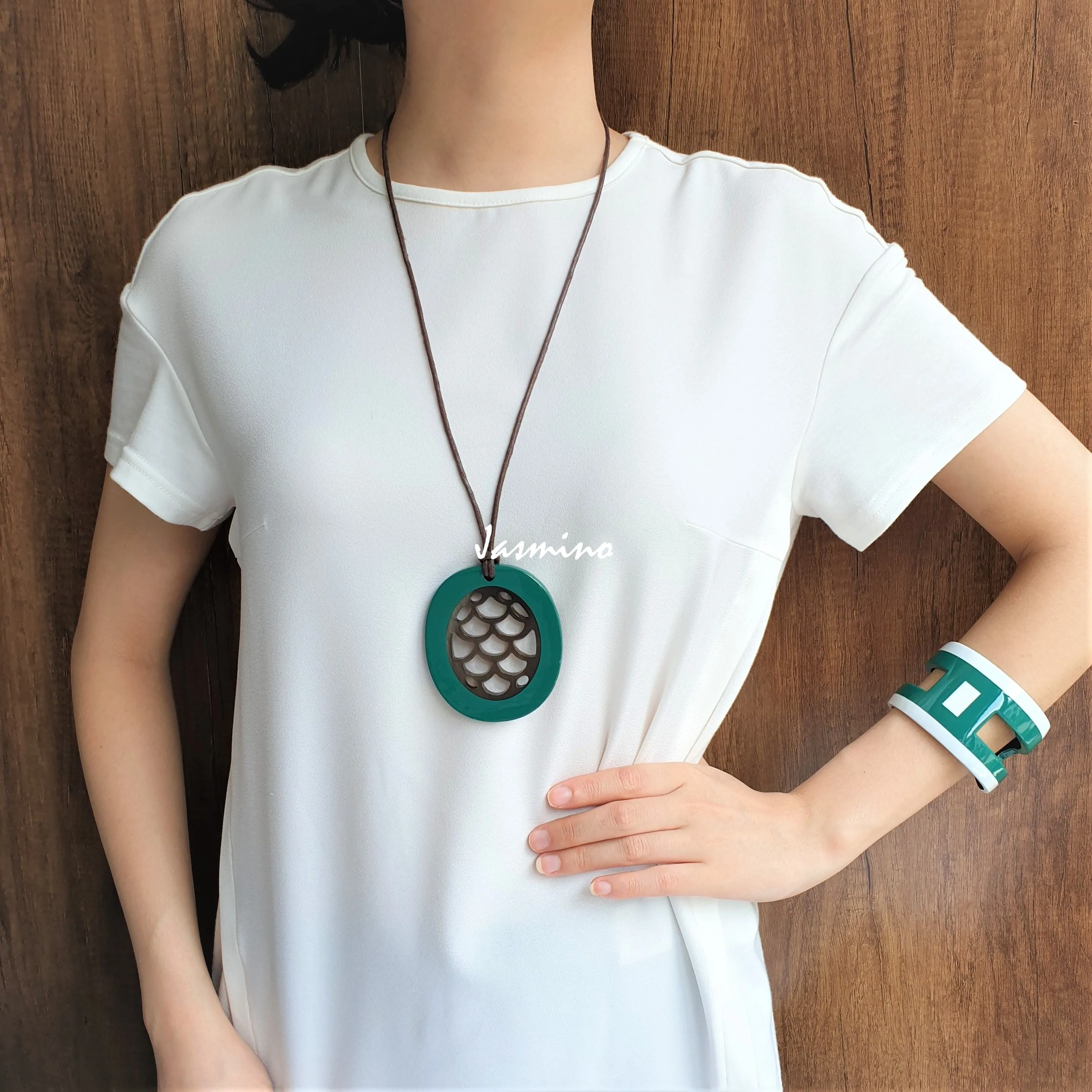 Handmade Pendant J18281, Made by Natural Buffalo Horn and Lacquer