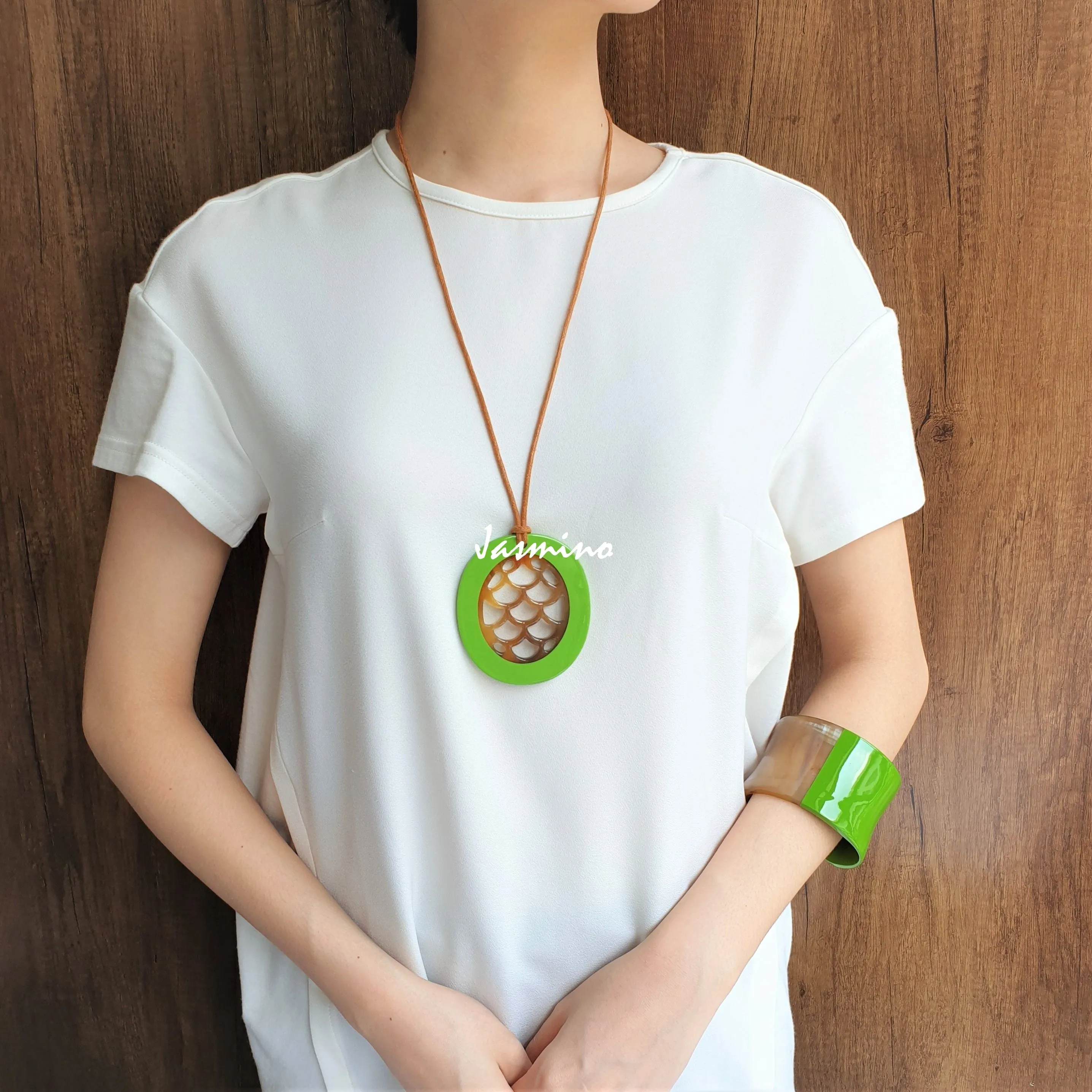 Handmade Pendant J18281, Made by Natural Buffalo Horn and Lacquer