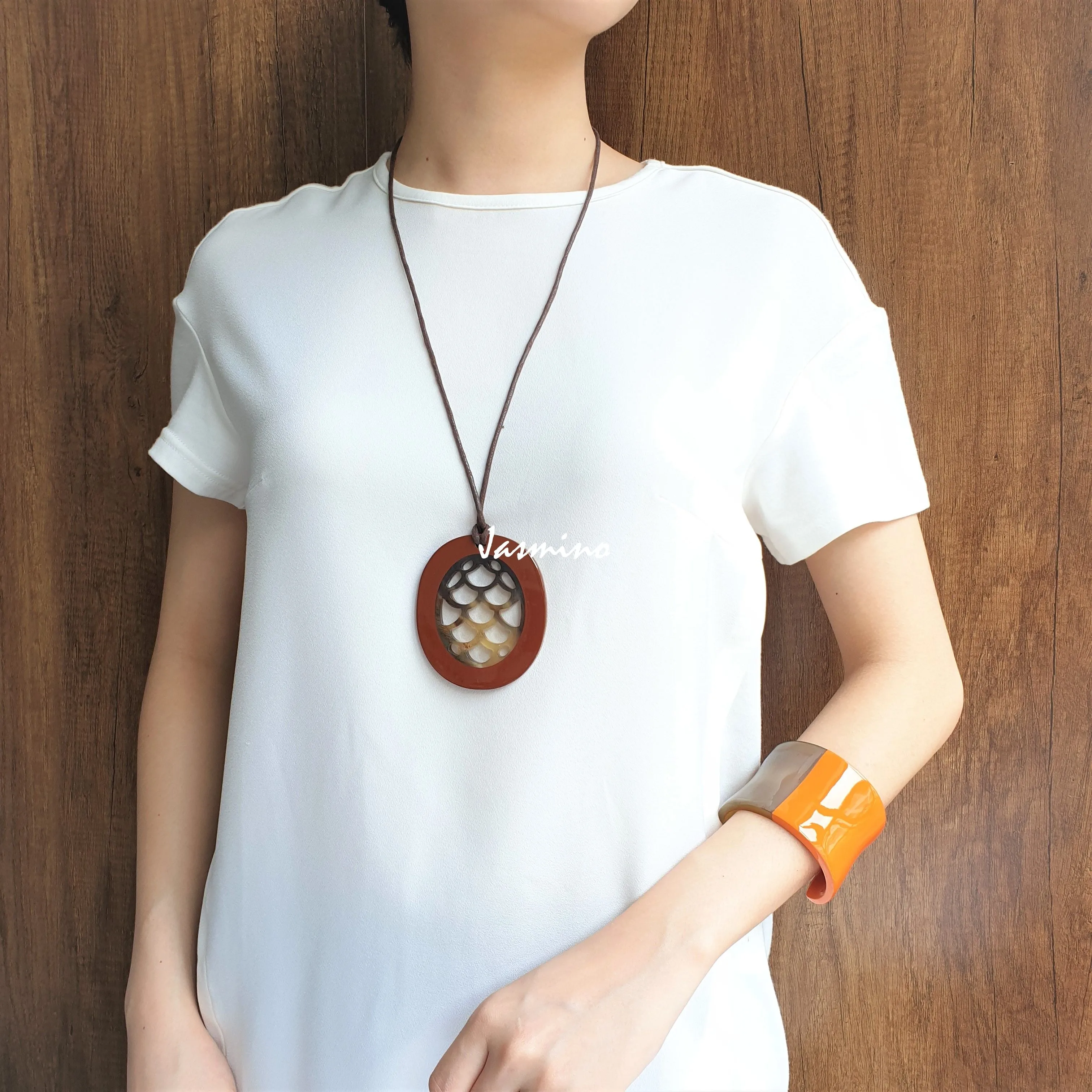 Handmade Pendant J18281, Made by Natural Buffalo Horn and Lacquer