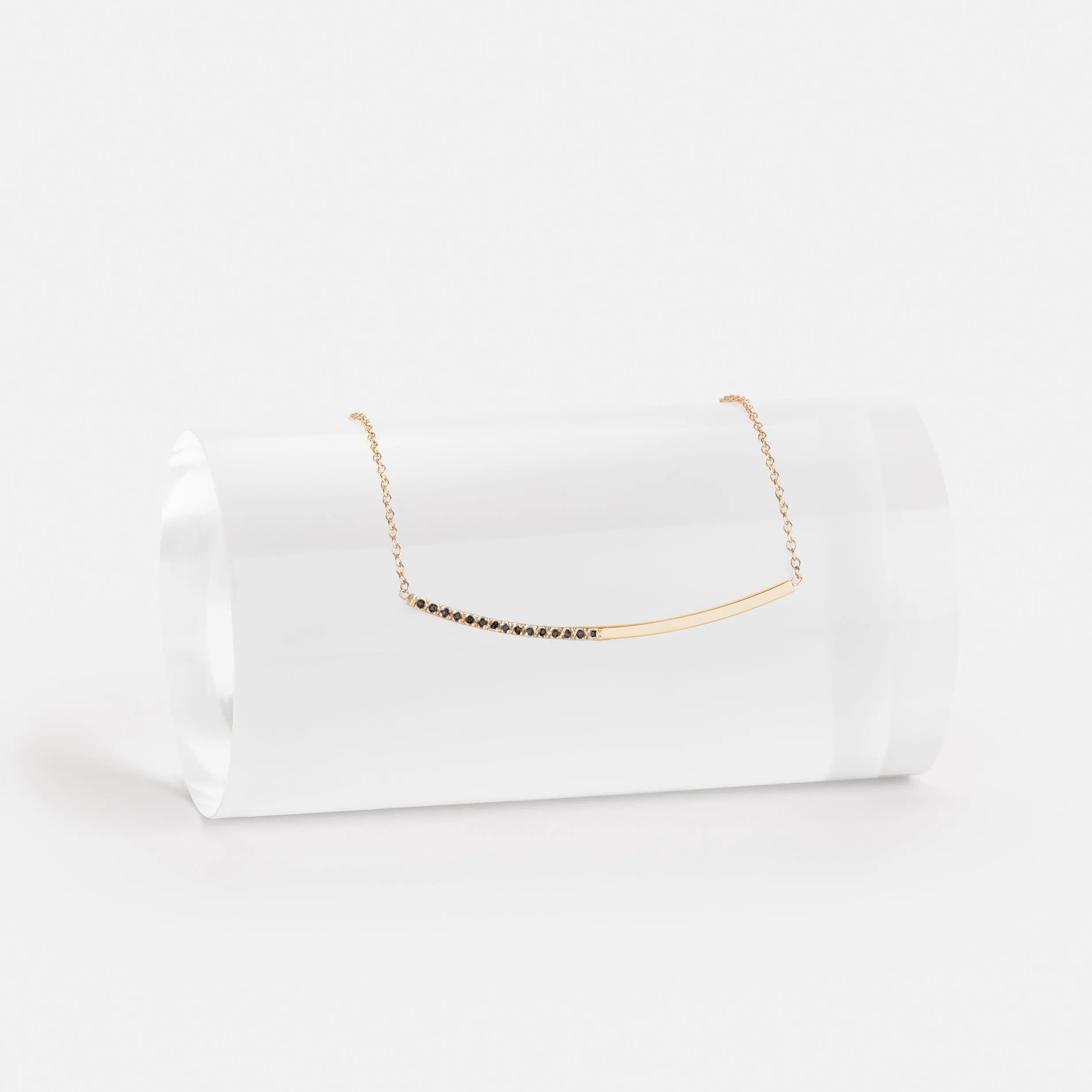 Iva Choker