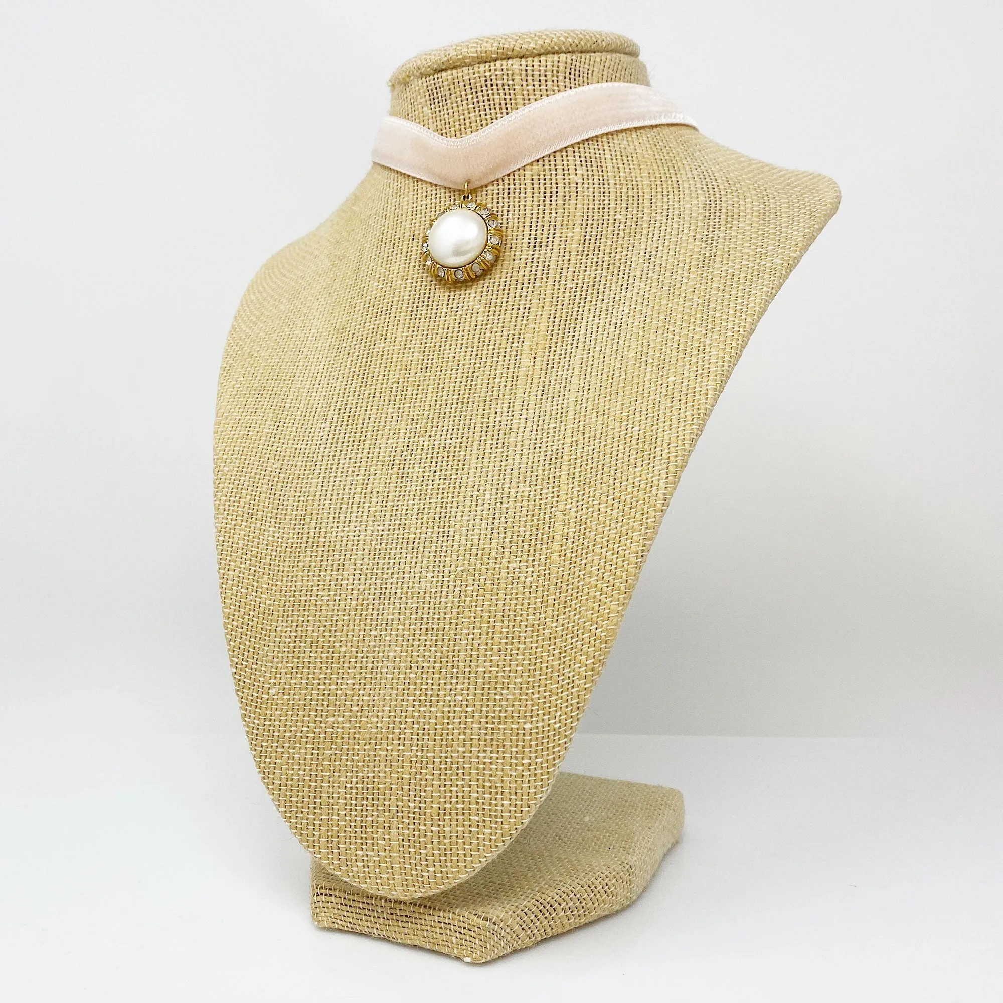 SOPHIA Bridgerton pearl choker