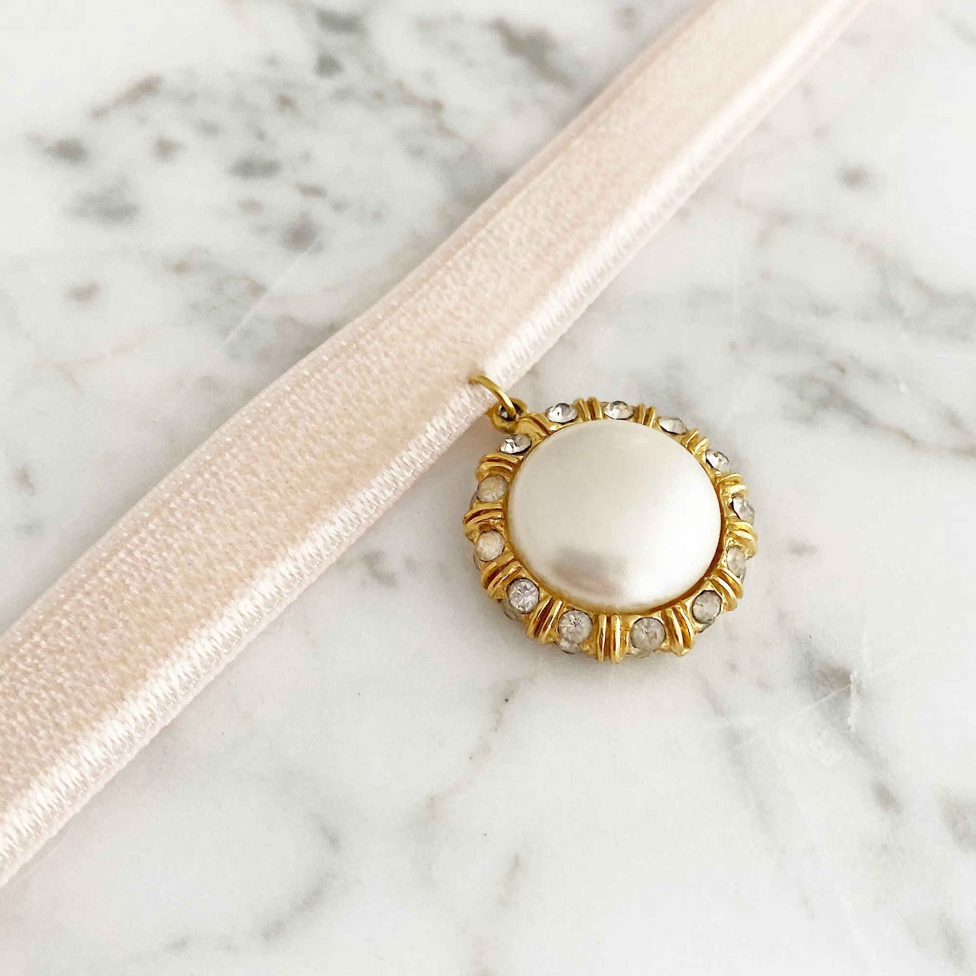 SOPHIA Bridgerton pearl choker