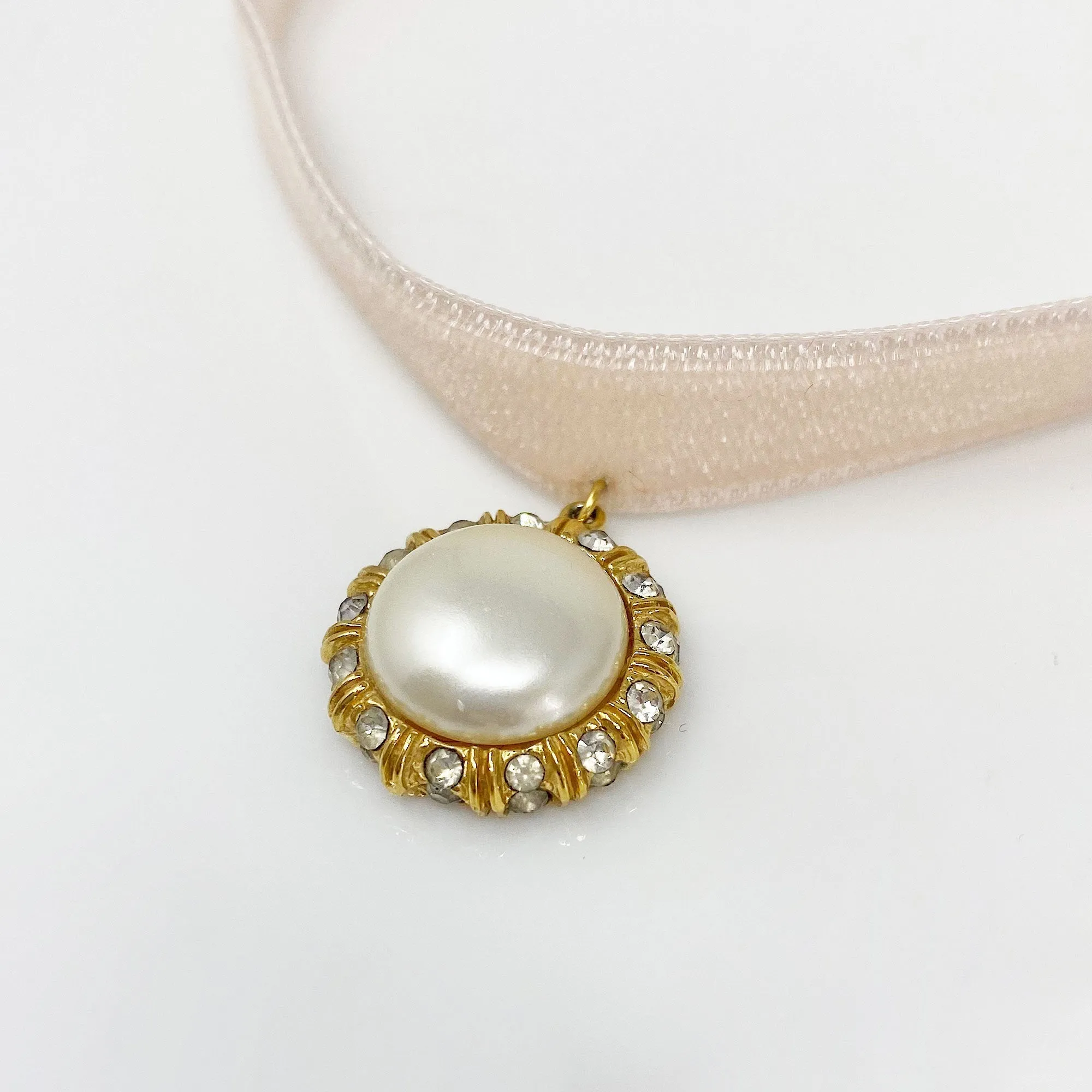 SOPHIA Bridgerton pearl choker