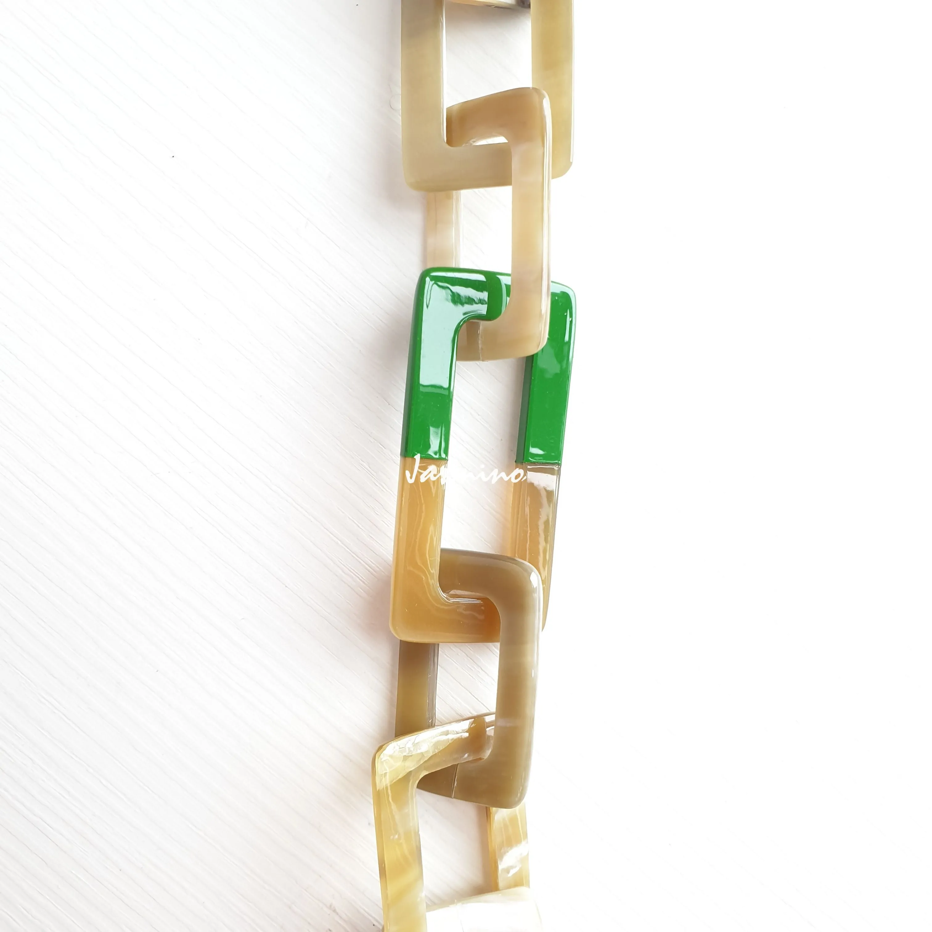 Trendy Colorful Necklace J17382, Handmade Buffalo Horn Product from Vietnam