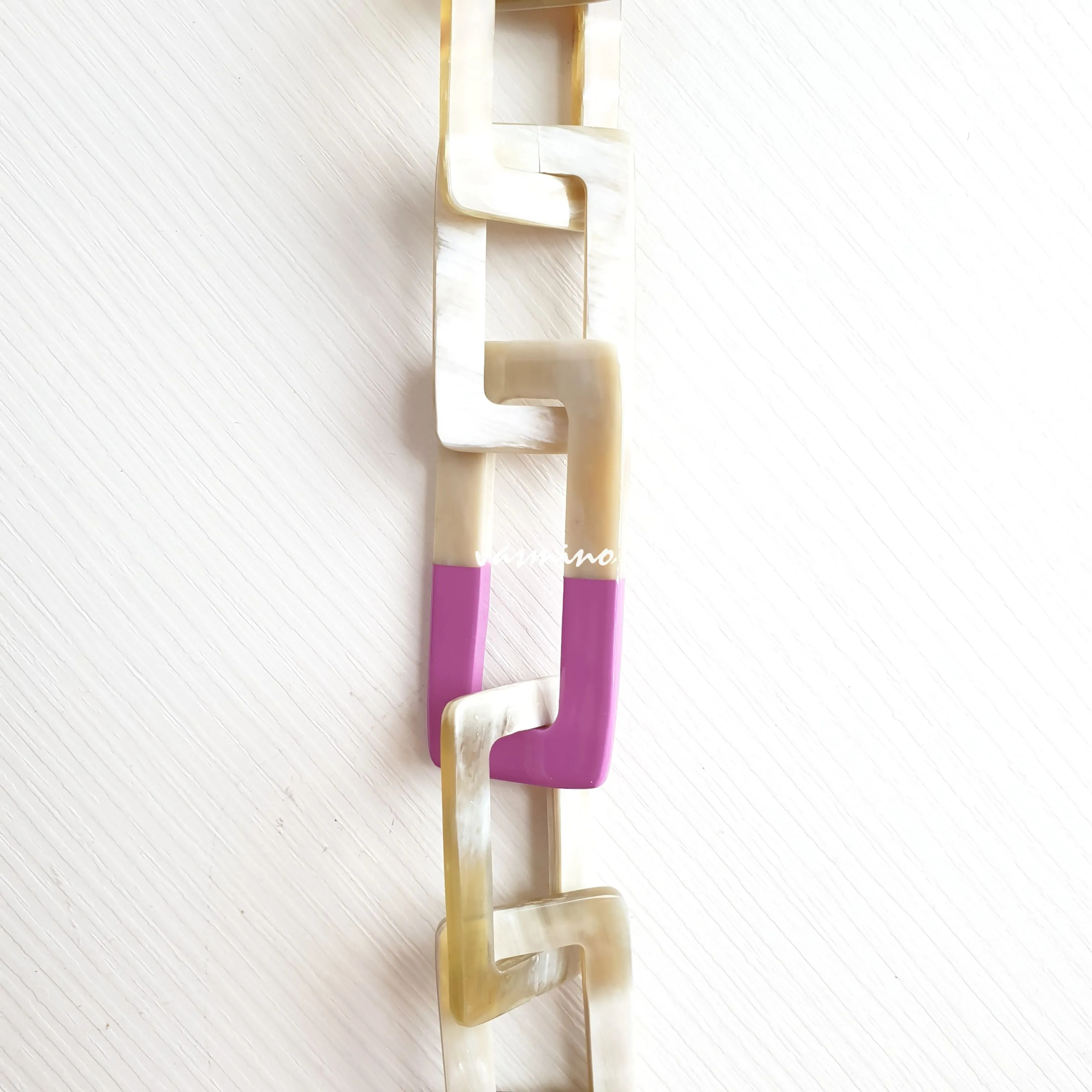 Trendy Colorful Necklace J17382, Handmade Buffalo Horn Product from Vietnam