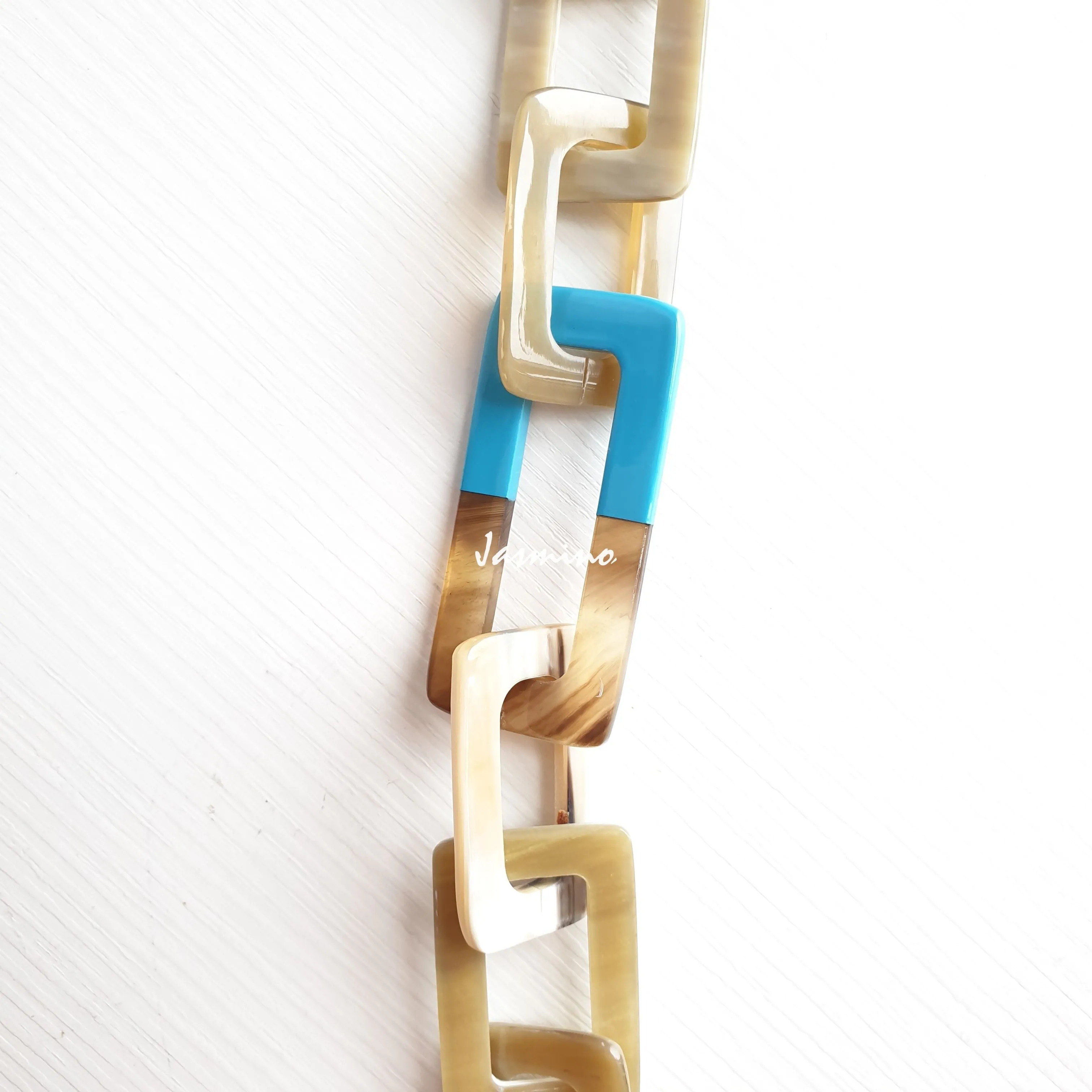 Trendy Colorful Necklace J17382, Handmade Buffalo Horn Product from Vietnam